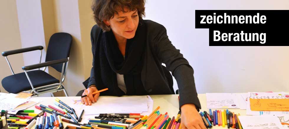 zeichnende Beraterin